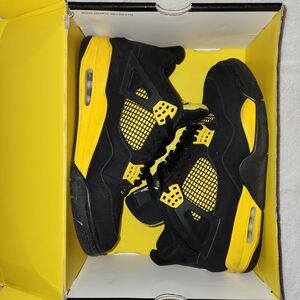 Jordan 4 Retro Thunder size 10.5 with original box
